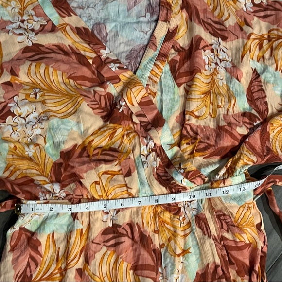 Ripcurl Namotu Wrap Maxi Dress in Apricot - Size Medium - Picture 14 of 16